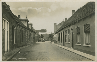 NVM-P-53 Nieuw-Vosmeer, Voostraat. De Voorstraat te Nieuw-Vossemeer