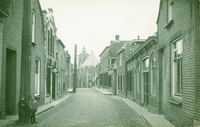 NWD-14 Nieuwerkerk, Kerkstraat. De Kerkstraat (thans Hoge Kerkstraat) te Nieuwerkerk