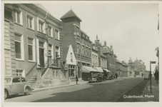 ODB-P-5 Oudenbosch, Markt. De Markt met het gemeentehuis te Oudenbosch