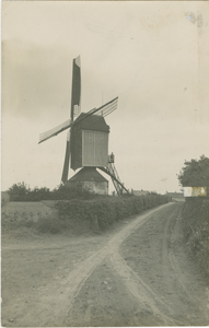 OSD-5 Ossendrecht, Molenzicht. De Molen van Jansen / Caluwemolen te Ossendrecht