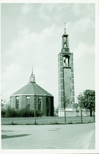 OUW-2 Ouwerkerk, Toren met Ned. Herv. Kerk. Toren met de Nederlandse Hervormde kerk aan de Ring te Ouwerkerk