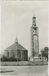 OUW-P-1 Ouwerkerk, Toren met Ned. Herv. Kerk. Toren met de Nederlandse Hervormde kerk aan de Ring te Ouwerkerk