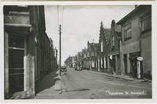 SAL-P-42 Voorstraat, St. Annaland. De Voorstraat te Sint Annaland