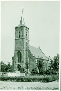 SKS-4 Serooskerke, Ned. Herv. Kerk. De Nederlandse Hervormde kerk aan het Dorpsplein te Serooskerke (Schouwen)