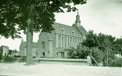 SLU-3 Sluis, Hoogstraat met Ned. Herv. Kerk. De Nederlandse Hervormde kerk aan de Hoogstraat te Sluis (gesloopt in 1998)