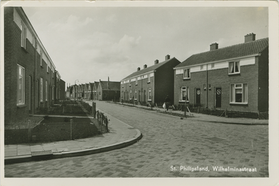 SPL-P-42 St. Philipsland, Wilhelminastraat. De Wilhelminastraat te Sint Philipsland
