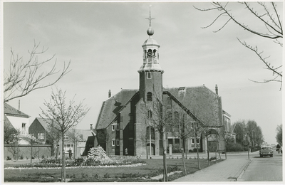 STA-2 Stavenisse, Ned. Herv. Kerk. De Nederlandse Hervormde kerk aan het Van der Leck de Clercqplein te Stavenisse