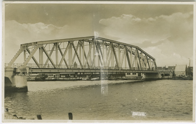 THO-34 Tholen, Brug over de Eendracht. De brug over de Eendracht te Tholen