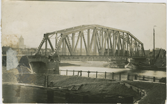 THO-47 Brug over de Eendracht, Tholen. De brug over de Eendracht te Tholen