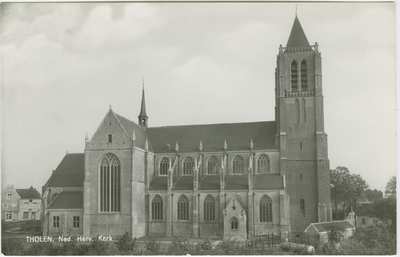 THO-P-8 Tholen, Ned. Herv. Kerk. De Nederlandse Hervormde kerk aan het Kerkplein te Tholen