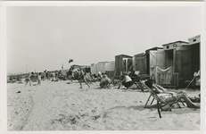 VRO-175 Vrouwenpolder, Strandleven. Strandhuisjes bij Vrouwenpolder