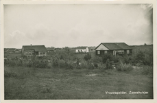 VRO-P-77 Vrouwenpolder, Zonnehuisjes. Zomerhuisjes bij Vrouwenpolder