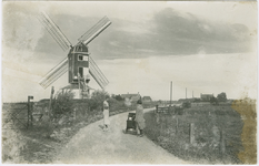 WAA-11 Waarde, Molen De Nijverheid . Molen De Nijverheid aan de Plasseweg te Waarde (verbrand in 1935)