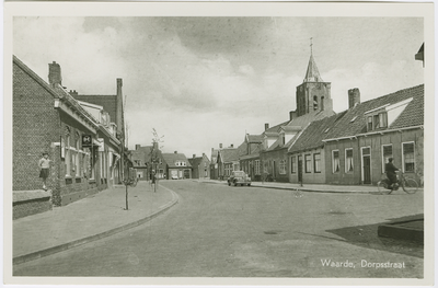 WAA-P-17 Waarde, Dorpsstraat. De Raadhuisstraat te Waarde