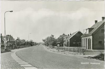 WAA-P-27 Waarde, Hoofdstraat. De Kerkweg te Waarde