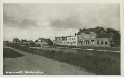 WIL-P-10 Westhavendijk, Wilhelminadorp. De Westhavendijk te Wilhelminadorp