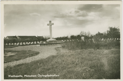 WKP-P-27 Westkapelle, Monument Oorlogslachtoffers. Monument voor en graven van de bij het bombardement op de dijk ...