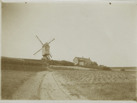 WOE-34 Molenzicht. Woensdrecht. De molen van Woensdrecht (gesloopt in 1923)