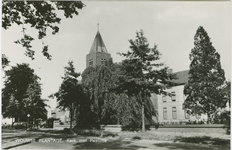 WWP-P-2 Wouwse Plantage, Kerk met Pastorie. De Rooms-katholieke kerk met de pastorie aan de Plantagebaan te Wouwse Plantage