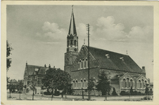 ZAA-P-3 Zaamslag, Ned. Herv. Kerk. De Nederlandse Hervormde kerk en het gemeentehuis aan het Plein te Zaamslag