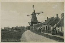 ZDZ-P-2 ZuidzandeMoleneind. Moleneind met de molen te Zuidzande