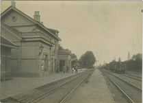 ZEV-17 Perronzijde Station, Zevenbergen. Het Station aan de Stationslaan te Zevenbergen