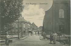 ZEV-P-10 Korte Brugstraat - Zevenbergen. De Korte Brugstraat (thans Nieuwe Kerkstraat) te Zevenbergen