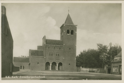 ZVB-P-3 R.K. Kerk, Zevenbergschenhoek. De Rooms-katholieke kerk H. Bartholomeus aan het Kerkplein te Zevenbergschen Hoek