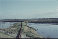 OT-468 Opspuiten van de Serlippenspolder te Terneuzen met grond uit de kanaalwerken