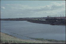 OT-471 Opspuiten van de Serlippenspolder te Terneuzen met grond uit de kanaalwerken