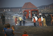 60-DIA Demonstratie van de brandweer ter gelegenheid van de viering van het 25-jarig regeringsjubileum van koningin ...