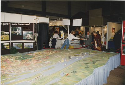 1242 Een stand van Terneuzen op een tentoonstelling te Gent (B)