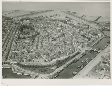 1927 Gezicht op de binnenstad van Terneuzen vanuit de lucht