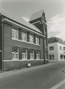 1966 De Amsterdam-Rotterdambank in de Nieuwstraat hoek Korte Kerkstraat te Terneuzen