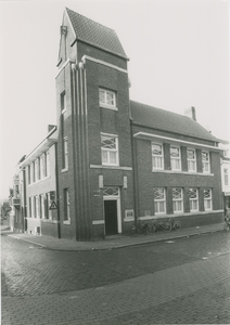 616 Voormalig bankgebouw van de ABN op de hoek van de Nieuwstraat en de Korte Kerkstraat te Terneuzen