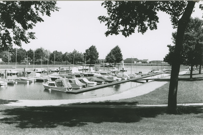 824 De jachthaven Otheense Kreek te Terneuzen