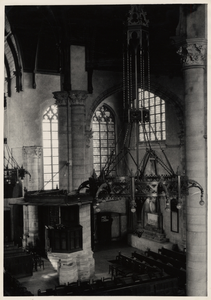 1062 Interieur van de St. Jacobskerk.