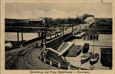 1088 'Spoorbrug met Prins Hendrikweg - Vlissingen'. De Keersluisbrug, gebouwd in 1872, over het Kanaal door Walcheren. ...