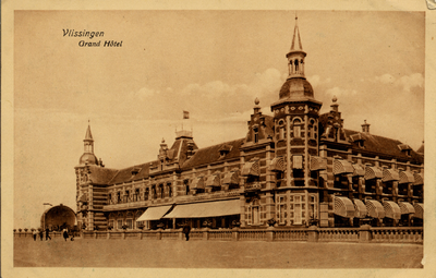 1100 'Vlissingen. Grand Hôtel'. Het Grand Hotel des Bains, geopend op 26 juni 1886. Vanaf 1924 Grand Hotel Britannia geheten