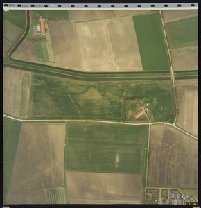 115 Luchtfoto van Vlissingen. Noord boven, zuid onder. Landbouwgebied Noordbeek en Zuidbeek ten noorden van de wijk ...