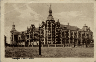 1345 'Vlissingen - Grand Hotel'. Boulevard Evertsen, het Grand Hotel des Bains, geopend op 26 juni 1886 (later Grand ...