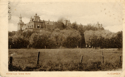 1355 'Achterzijde Grand Hotel. Vlissingen'. Het Grand Hotel des Bains (later Britannia), geopend op 26 juni 1886