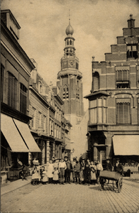 1585 'St. Jacobstoren, Vlissingen'. De Kerkstraat gezien vanaf het Bellamypark