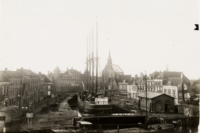 1677 De 4-mast schoener Eurasia uit Riga in het Dok van Perry in Vlissingen. Dit schip voerde voor houthandel Alberts ...