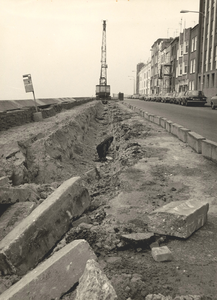 1753 Reconstructiewerkzaamheden op Boulevard de Ruyter. Het versterken van de zeewering.