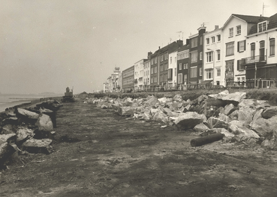1892 Reconstructiewerkzaamheden op Boulevard Bankert. Het versterken van de zeewering.
