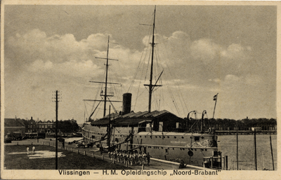 1946 'Vlissingen - H.M. Opleidingschip 'Noord-Brabant' Het wacht- en opleidingsschip aan de kade van de Eerste ...