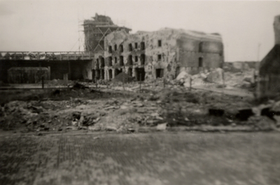 2009 Afbraak van de Bomvrije Kazerne. De kazerne was in de tweede wereldoorlog zwaar beschadigd.