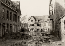 210 Tweede Wereldoorlog. Singel gezien vanuit de Dr.Ottestraat na de inundatie van 1944