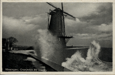 2381 'Vlissingen, Oranjedijk bij Storm.' Oranjedijk en Oranjemolen